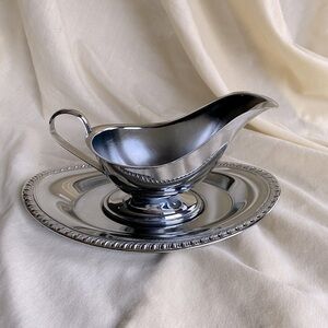 Irvinware Silverplate Gravy Sauce Boat With Underplate Made In USA Vintage
